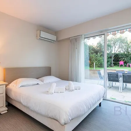 Appartement Spacious Pool And Parking
