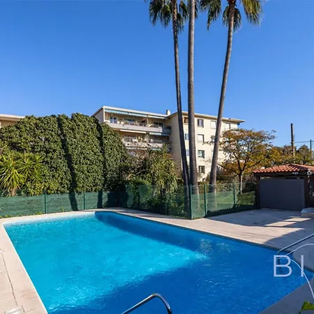 Spacious Pool And Parking Daire Antibes