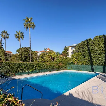 Spacious Pool And Parking Daire Antibes