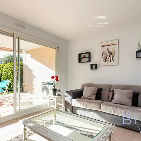 Appartement Spacious Pool And Parking Antibes