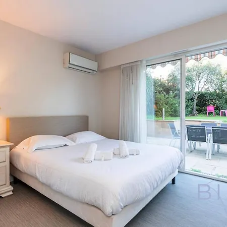 아파트 Spacious Pool And Parking 앙티브