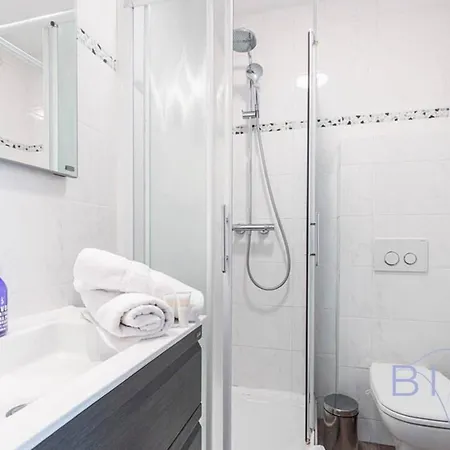Spacious Pool And Parking Antibes