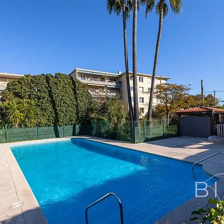 Spacious Pool And Parking Appartement *
