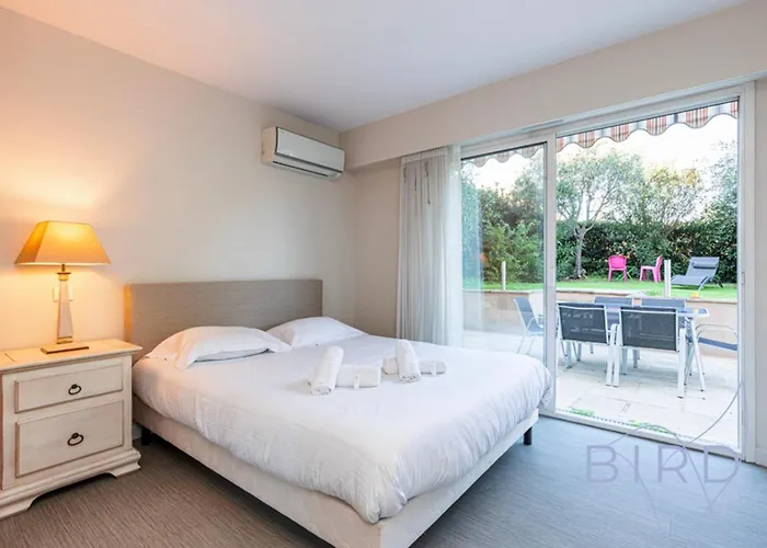 Appartement Spacious Pool And Parking