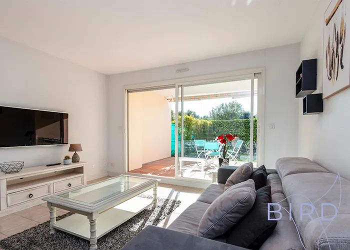 Spacious Pool And Parking Appartement *